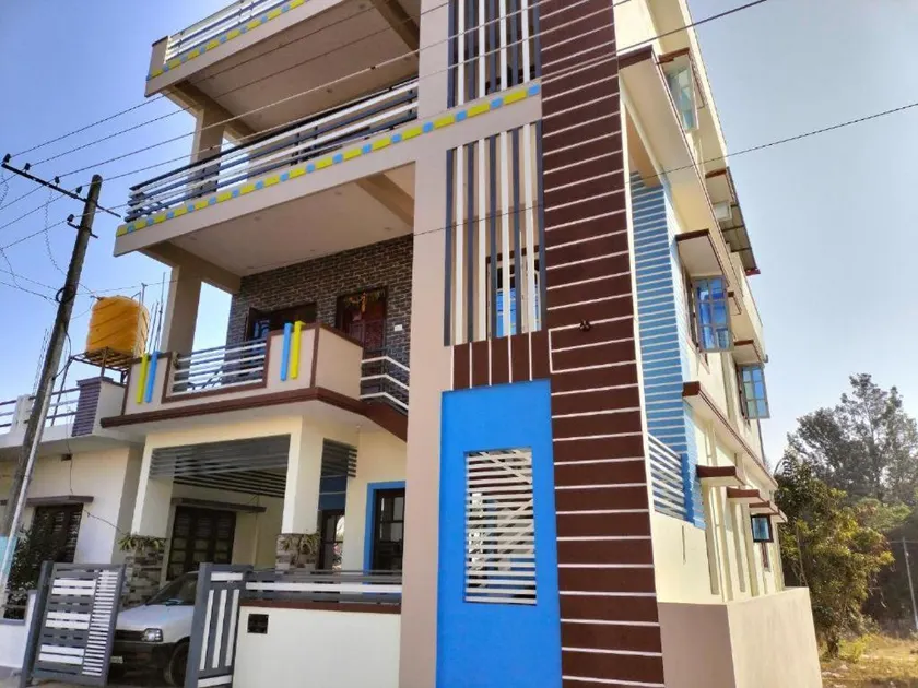 SMS HOME STAy - Image 1