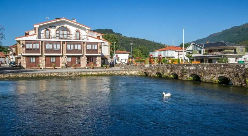 Posada La Fuentona de Ruente - Image 1