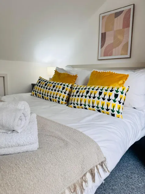 Modern 1-Bed Flat – Perfect Southampton Base - Image 1