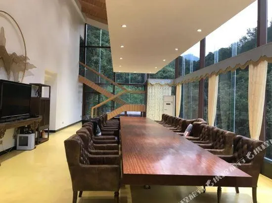 Yunjishan Hotspring Holiday Village - Image 1