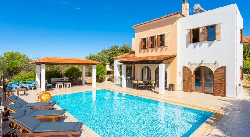Villa Eva Large Private Pool AC WiFi - Image 1