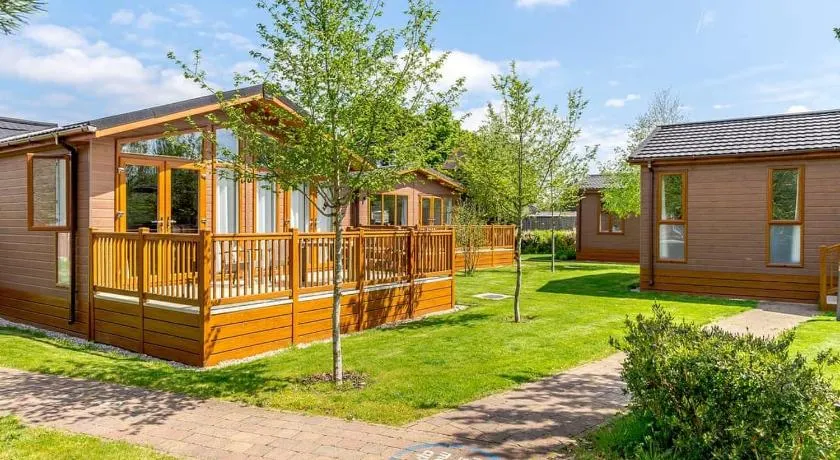 Canterbury Reach Lodge Retreat - Image 1