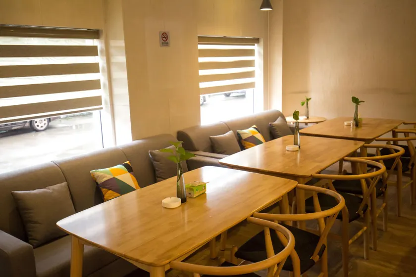 Yue Hai Jing Cheng Bo Yue Hotel - Image 1
