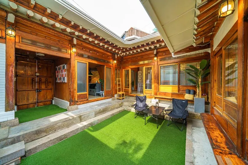 Simsanjae Boutique Hanok Stay - Image 1