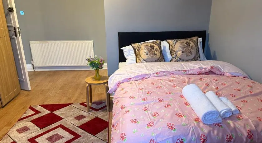 Cosy Luxury Double Rm2 - Image 1