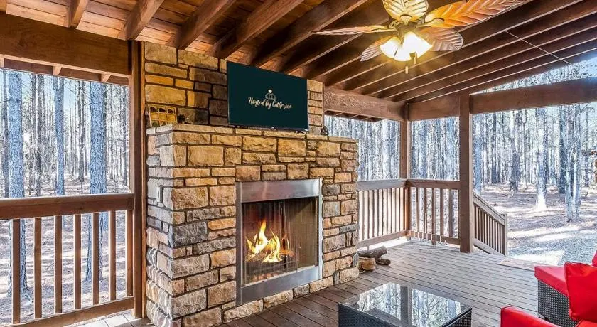 Large Luxury 2BR Cabin w Hot Tub Double Trouble was designed for fun comfort and memories minutes from buzzling Hochatown and beautiful Beaver Bend State Park - Image 1