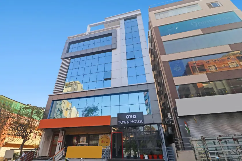 Super Townhouse Rcc Pride - Image 1