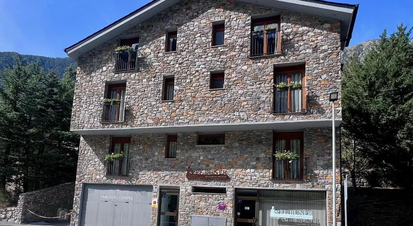 Apartaments Turistics El Buner - Image 1