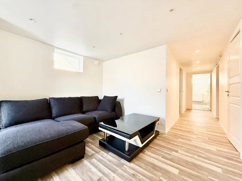 Workers • 3BR • 6 Bed • 2 bath •Parking - Image 1