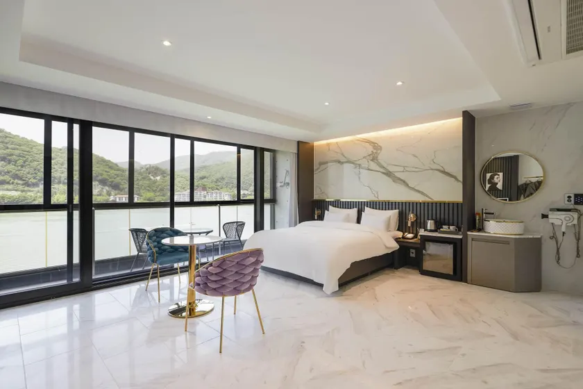 Yangpyeong Riverion Hotel - Image 1