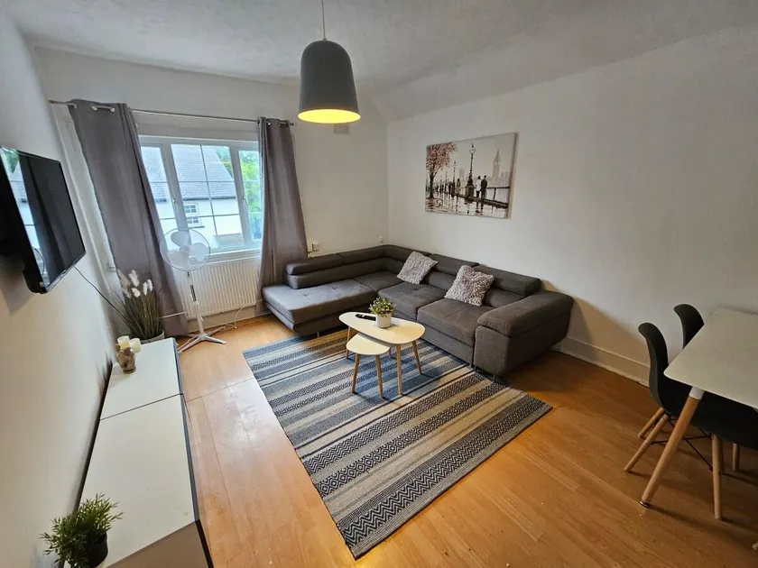 Stylish 2 Bed Flat-Harry Potter/Leavesden Studios - Image 1