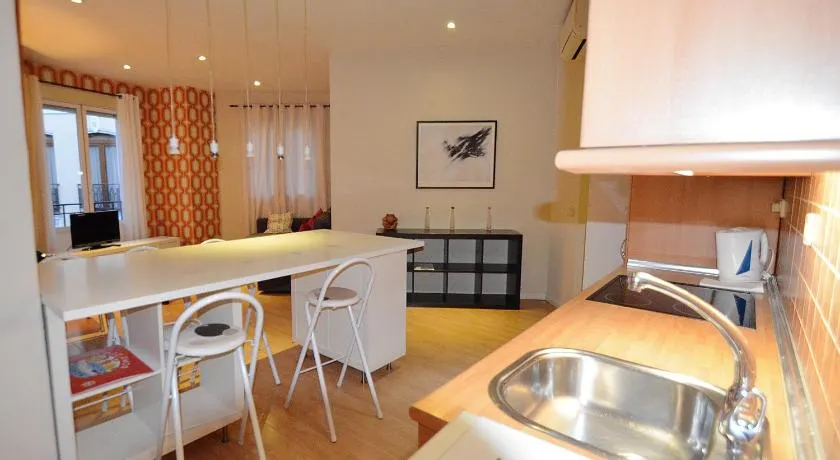 Centro Madrid Apartamentos Stopinflat - Image 1