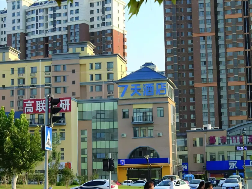 7 Days Inn Jinan Changqing University Town Ginza Commercial Street - Image 1