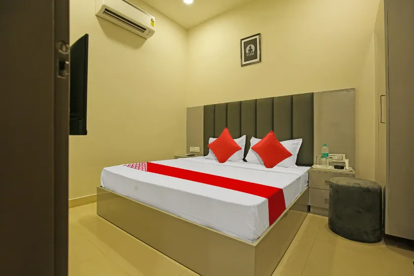 Hotel O Grand Inn - Image 1