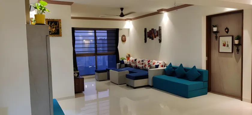Spacious 4BHK in Mulund-Mumbai-12 Guest-30th floor - Image 1