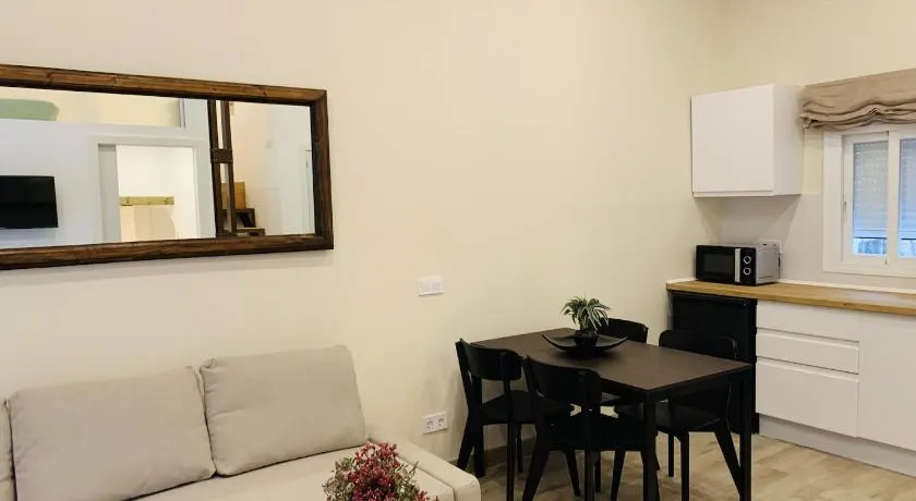 Modern Apartment III in Madrid - Image 1