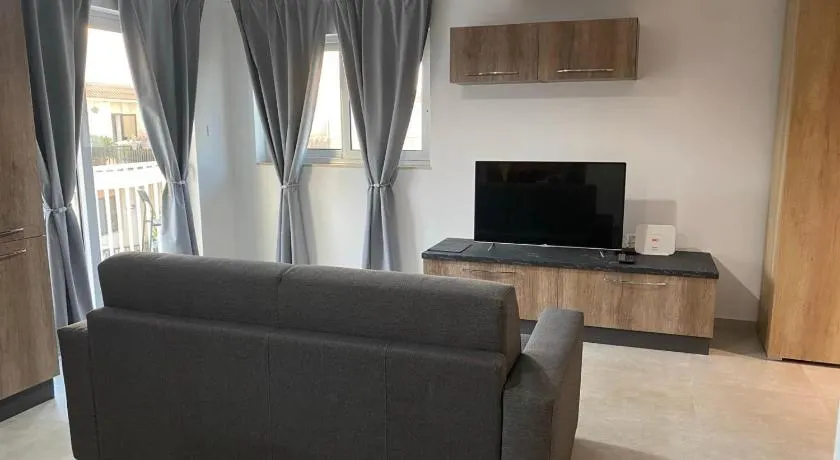 Modern Apartment in Qawra - Image 1