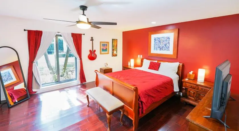 Upgraded Lux Retreat in Coconut Creek with Pool and Hot Tub - Image 1