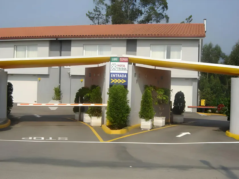Motel Trebol - Image 1