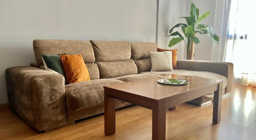 Apartamento familiar con 2 plazas parking - Image 1