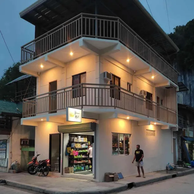 Harbour Tourist Inn - Image 1
