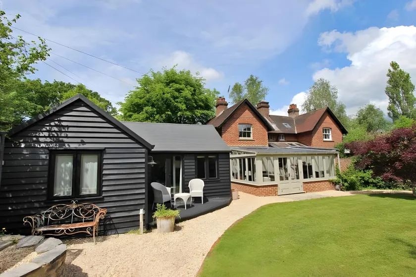 Railway Junction cottages - Image 1