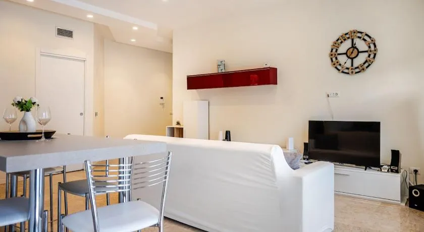 Appartamento 2 camere 2 bagni Balcone Vista WiFi Nuovo Salario - Image 1