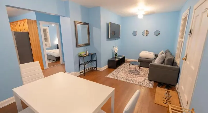 Cozy 1-Bedroom House in Tranquil Skokie With Free Parking - Image 1