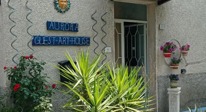 Guest Art House Aurora - Image 1