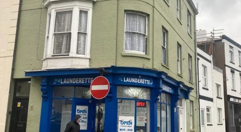 Lovely 2 Bed Sea Front apartment @ 10A George Street - Image 1