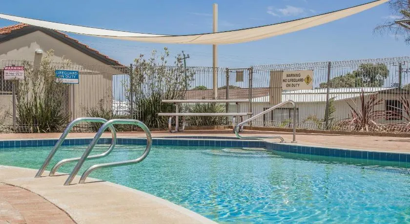 Twin Waters Caravan Park - Image 1