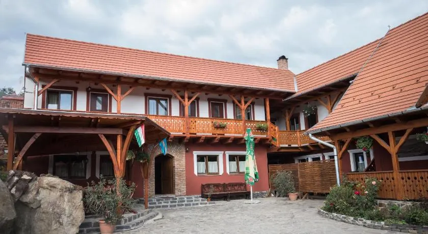 Sziklakert Fogadó - Image 1