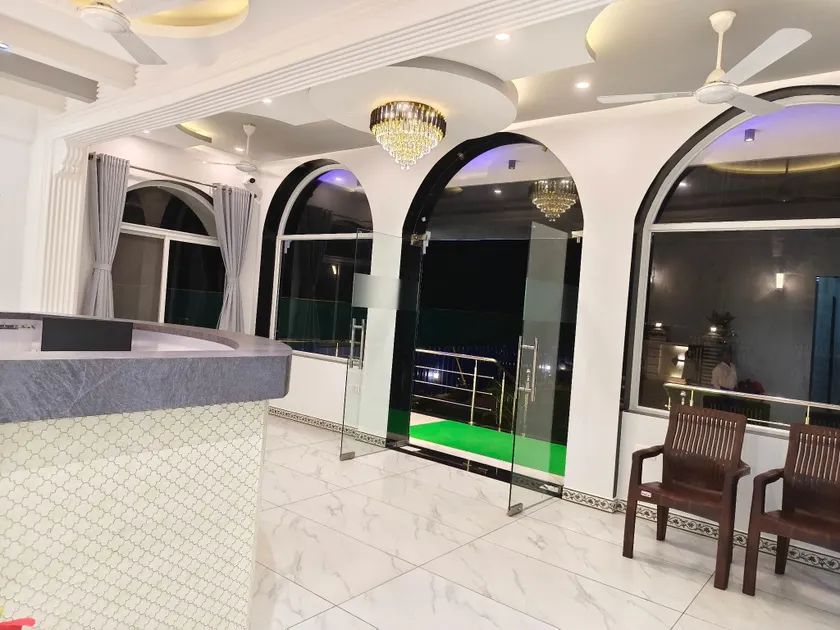 Dolphin Bay Resort - Image 1