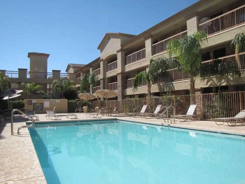 Legacy Suites Extended Stay - Image 1