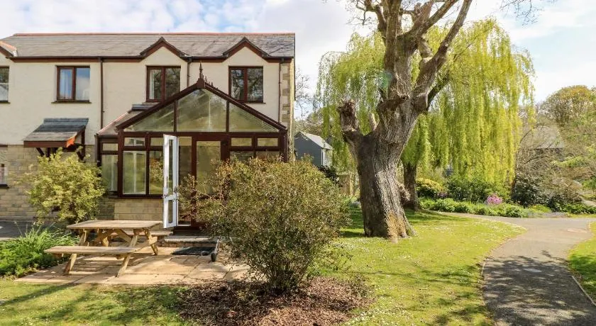 Oak Cottage - Image 1
