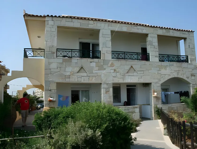 Minoica Beach Apartments - Image 1