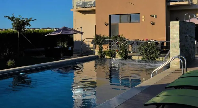 Indeep Club-Piscină & Relaxare lângă Constanța - Image 1