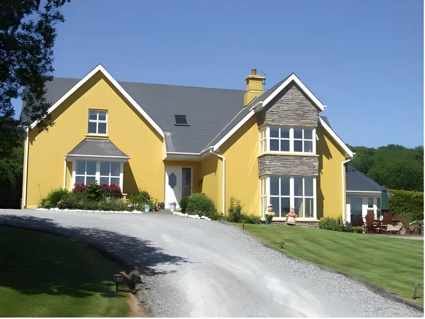 2 Mile Lodge - Image 1