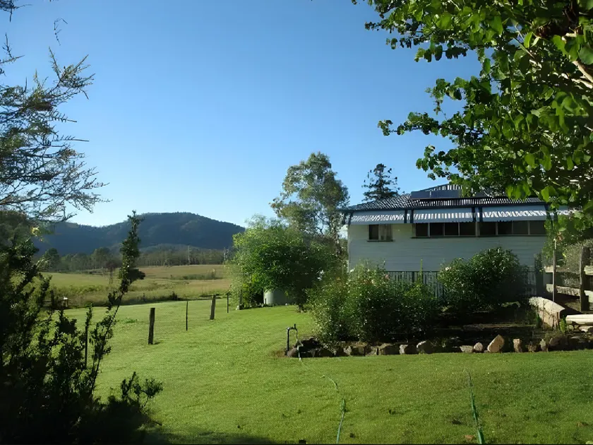 Staple House Bed and Breakfast - Image 1