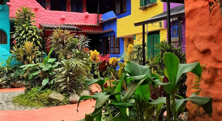 CasKaffeSu Hotel and Restaurant Mindo - Image 1
