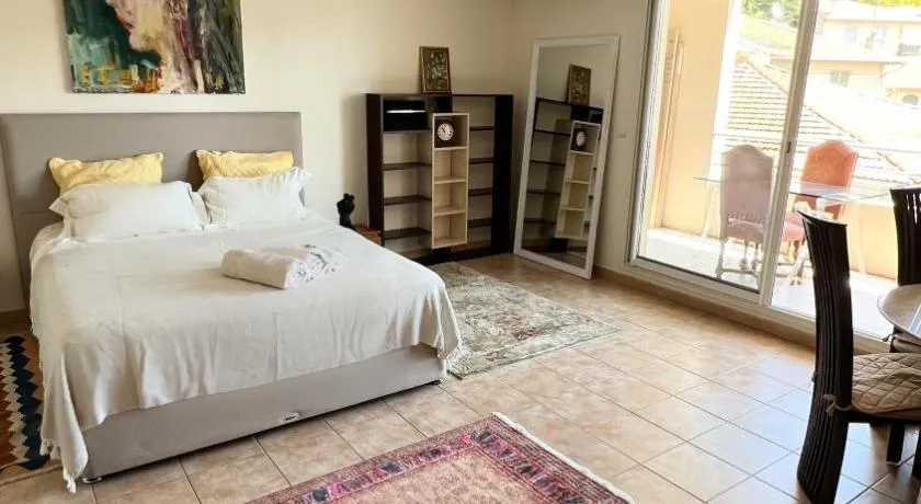 Mari stunning apartment next to Monaco with a sea view terrace - Image 1