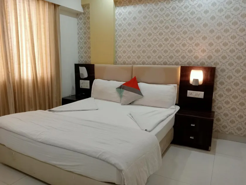 Hotel Galaxy Comforts - Near Mumbai International Airport - Image 1