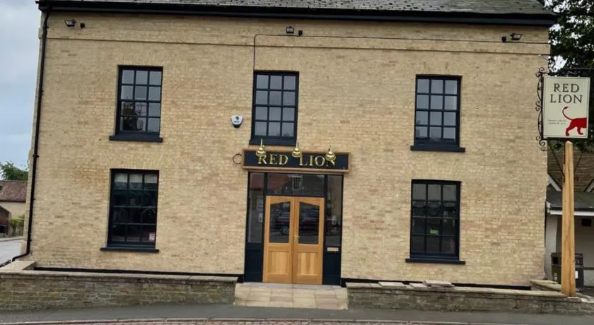 The Red Lion, Stretham - Image 1