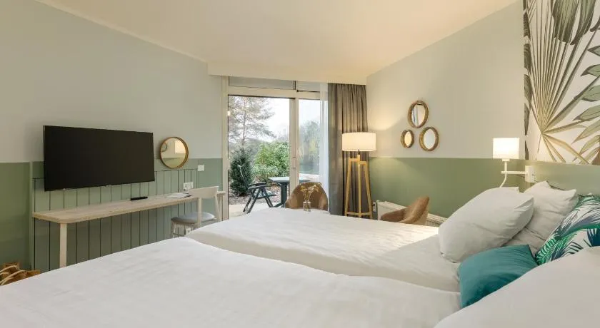 Hotel De Vossemeren by Center Parcs - Image 1