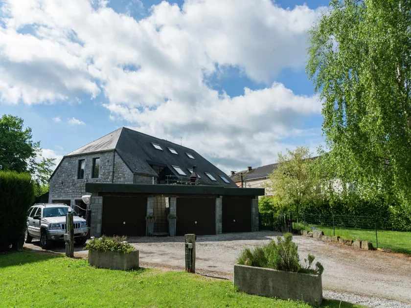 Peaceful Fontenelle Farmhouse - Image 1