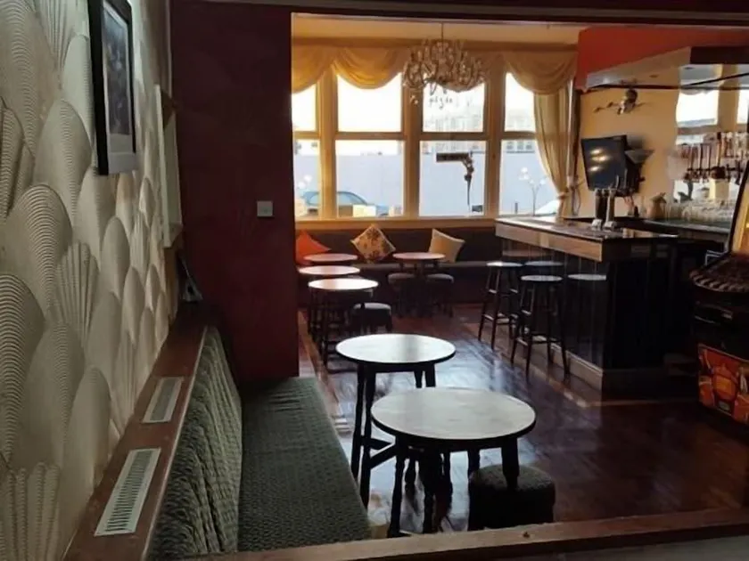The Hollingdales Hotel - Image 1