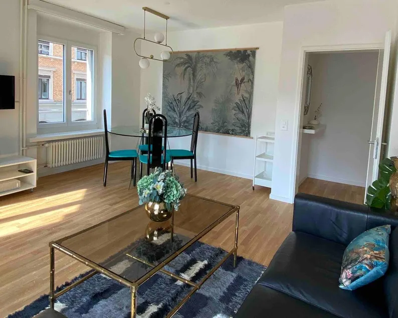 City Centre Spacious 2-BR Apt Sapphire - Image 1