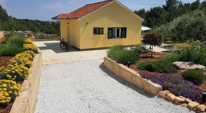 Happy garden house - Image 1