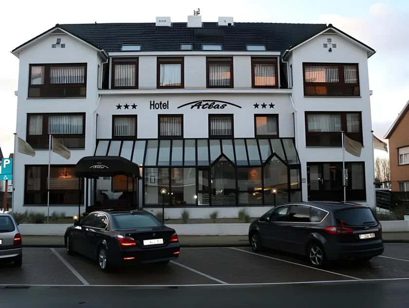 Hotel Atlas - Image 1