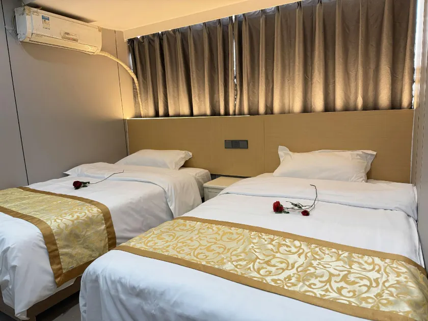 Lianchang Hotel - Image 1